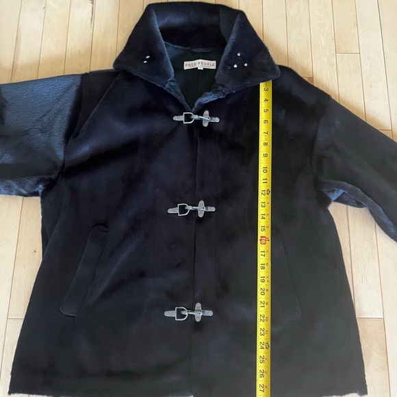 Free People Kara Black Faux Fur Jacket With Clasps - Picture 11 of 16